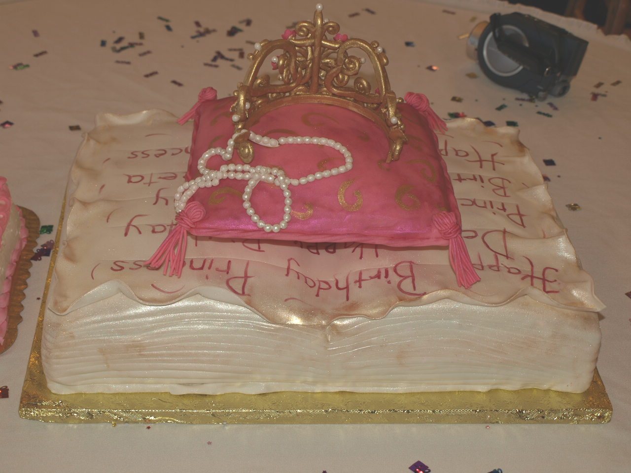 Crown Fondant Cake Crown Fondant Cake