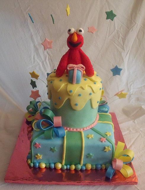 Elmo On Whimsical Cake Main photo