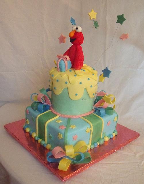 Elmo On Whimsical Cake side view