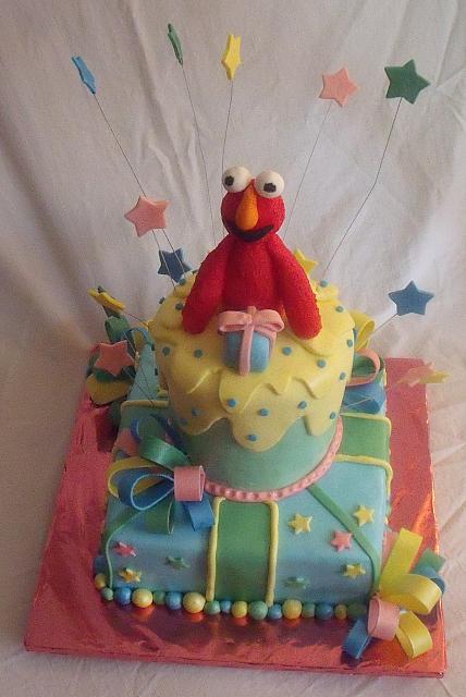 Elmo On Whimsical Cake Main top view