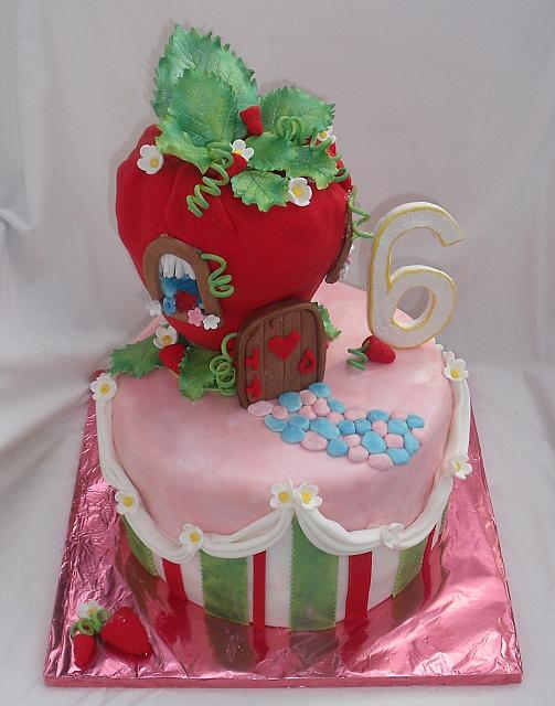 Strawberry Shortcake Theme House Cake Main View