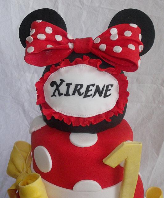 Edible Minnie Mouse Hat Decoration Close Up