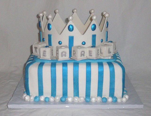 Baby Shower Crown For Boy Fondant Cake front