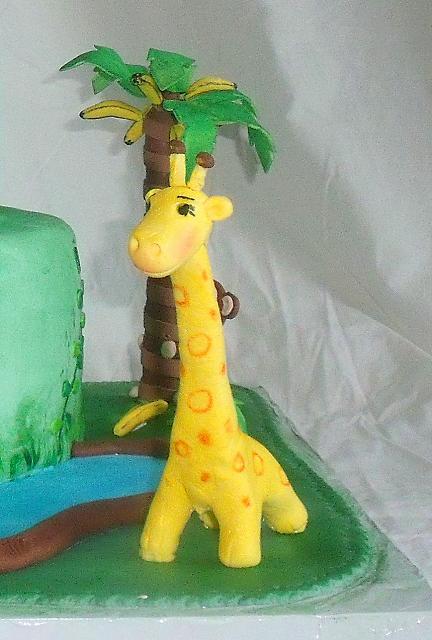 Gumpaste Giraffe Figurine close up