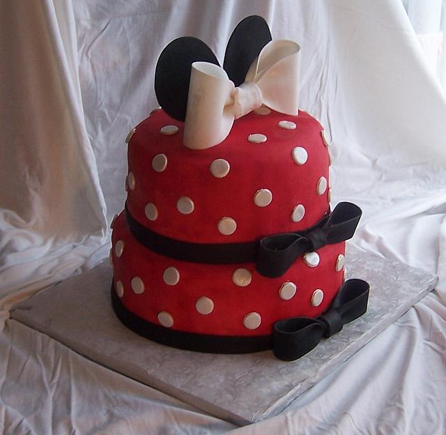 Minnie Mouse Cake Side view