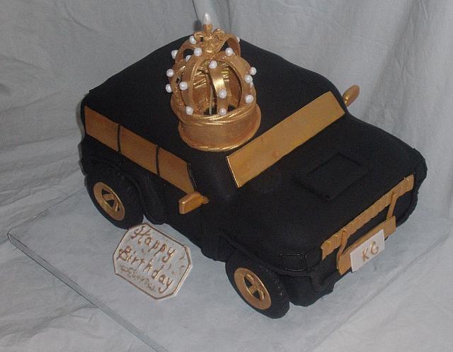 2010 Hummer Car Cake With Edible Gumpaste King's Crown main view