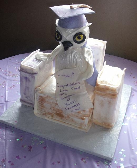 College Graduation Owl And Books Cake side view