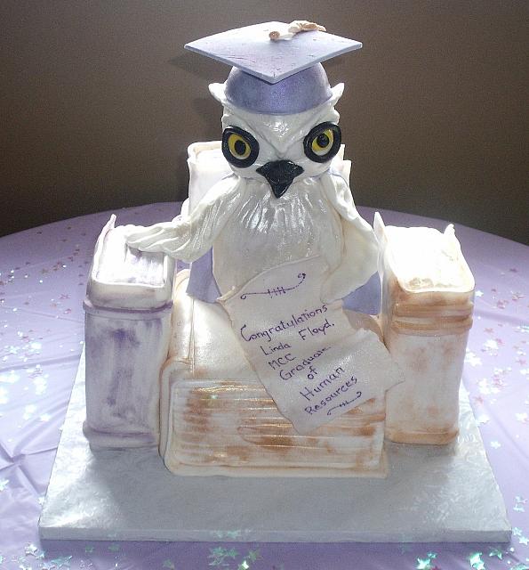 College Graduation Owl And Books Cake main view