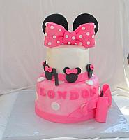 Minnie Mouse Theme Cake with Cupcakes For London