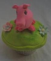 Farm Animal CupCake with edible Pink Pig on fondant covered cupcake for birthday baby girl