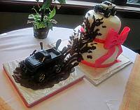 Wedding Cake Plastic Truck Splashing Mud View 2